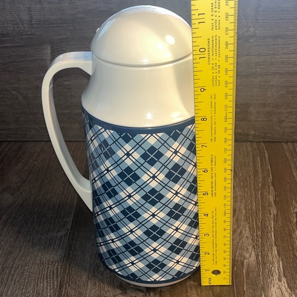 Corning Thermique vintage Blue and White Plaid Insulated Pitcher - Picture 2 of 11